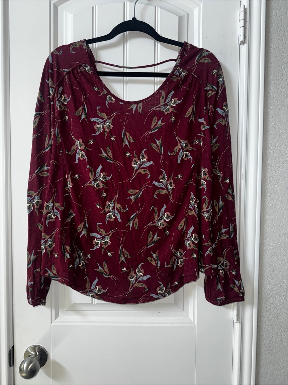 Women's Floral Long sleeve top‎ - Burgundy open back top boho